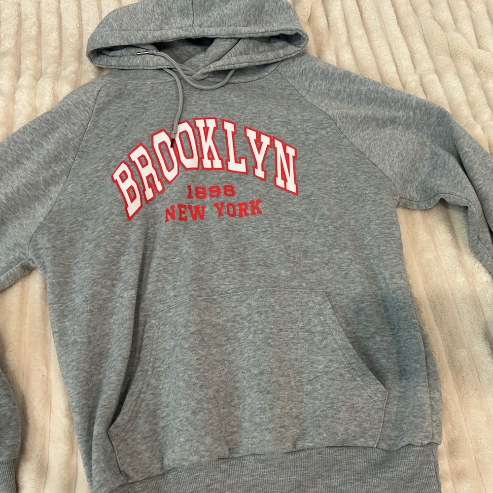 Amazon Brooklyn hoodie grey